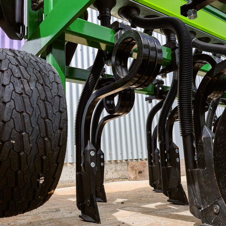 AITCHISON GRASSFARMER TINE SEED DRILL